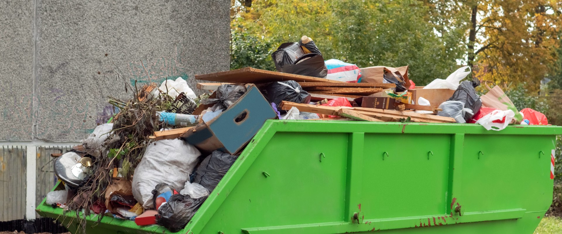 Dispose of Commercial Cleaning Waste With Skip Bins