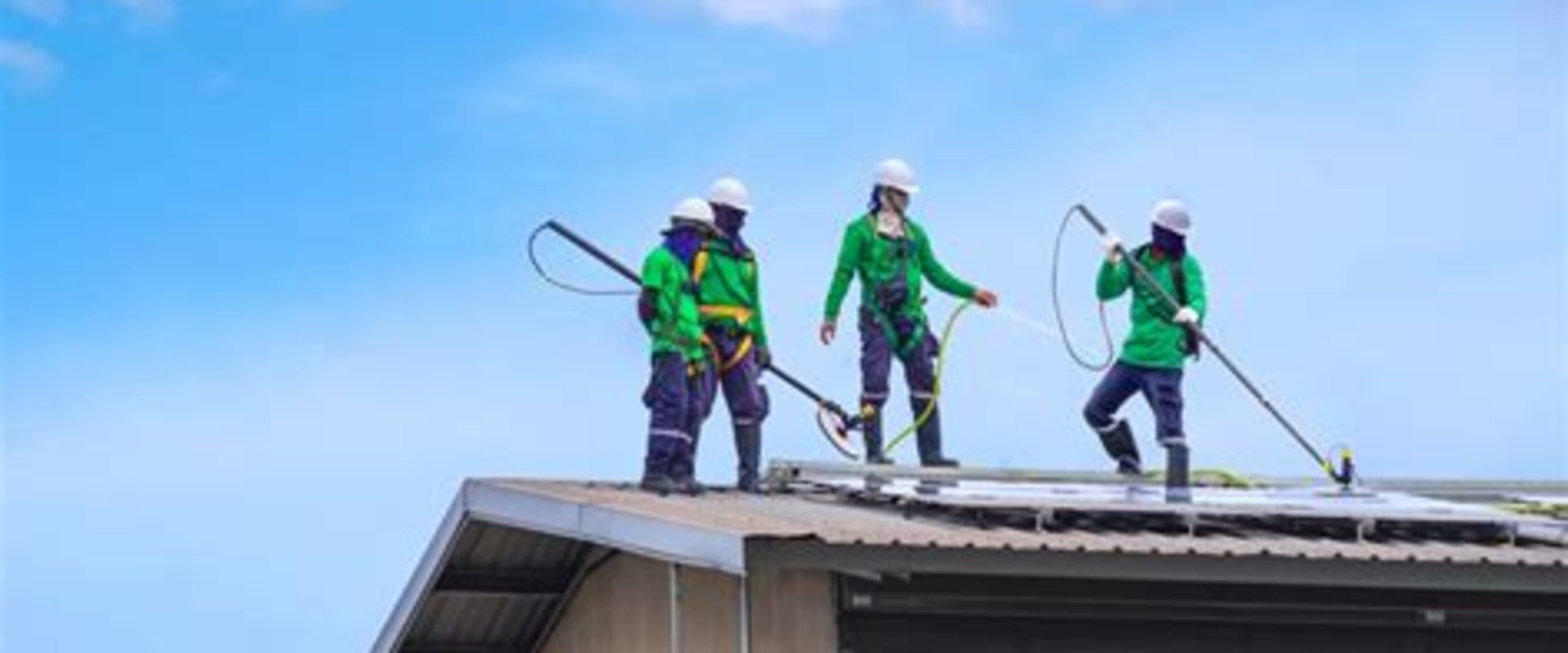 The Hidden Challenges of Maintaining Clean Workspaces During Large Roofing Projects
